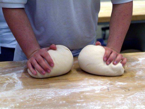 Teigruhe und Aufarbeitung bei der Brotherstellung
